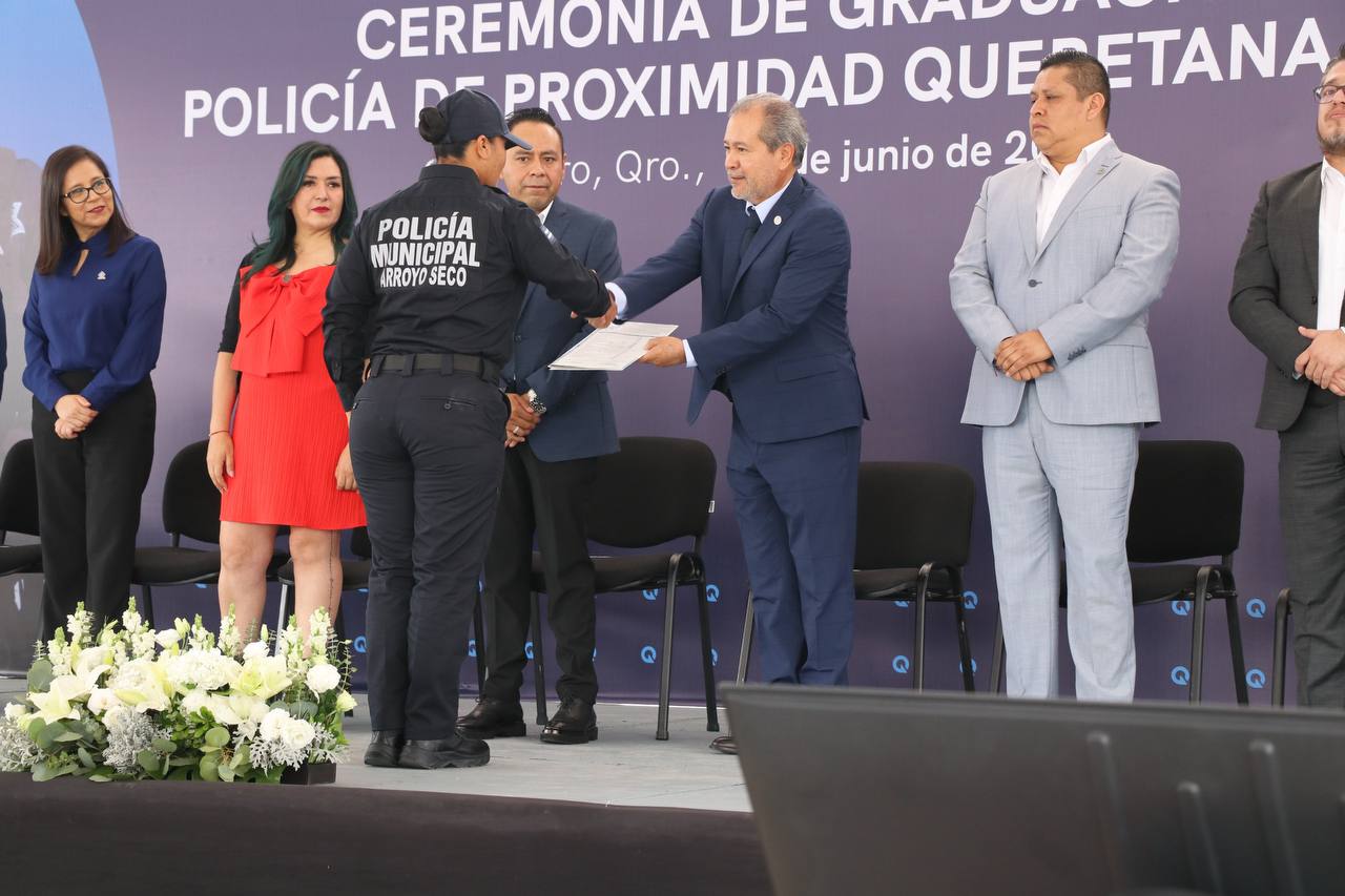71_273_44613_1763100170_24_06_CECAFIS_FOTO_2_GRADUACIONPOLICIAS