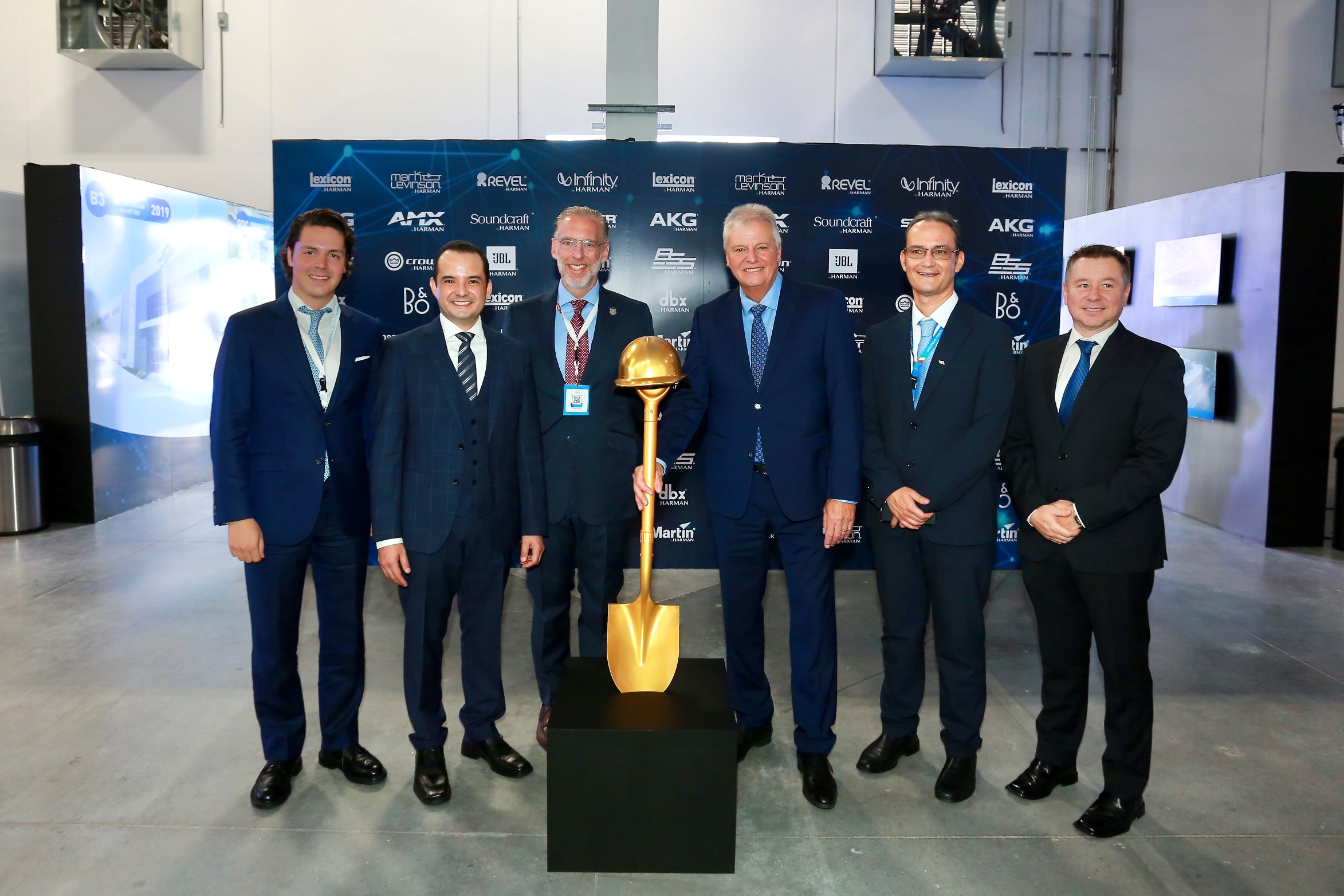 71_273_44981_859477173_07_30_HARMAN_(3)