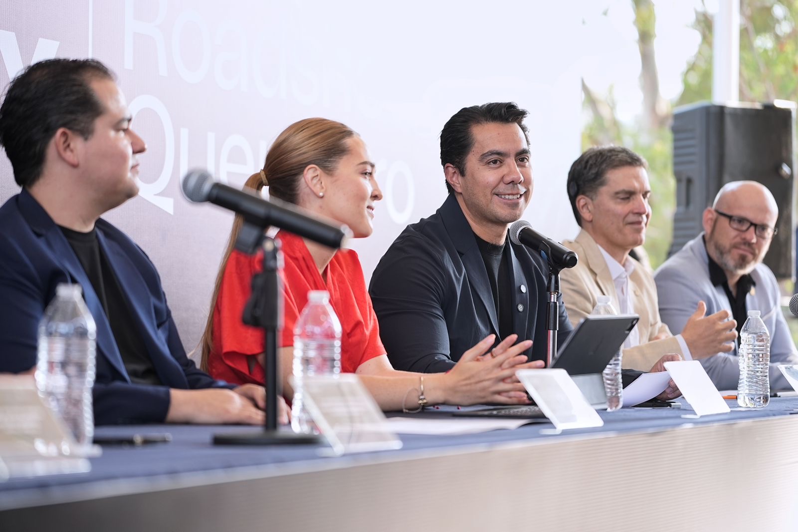 0e43923f-4d75-4538-a9ac-a1185de618ea