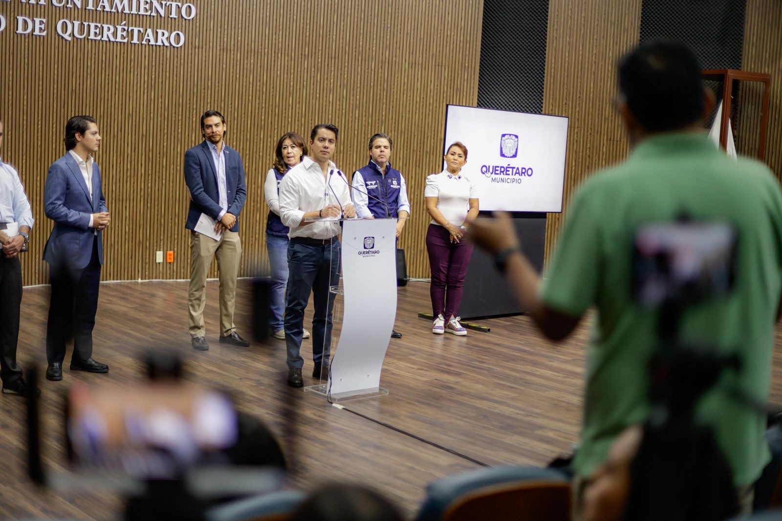 73189140-9c40-43a2-b2f9-6b726f251087