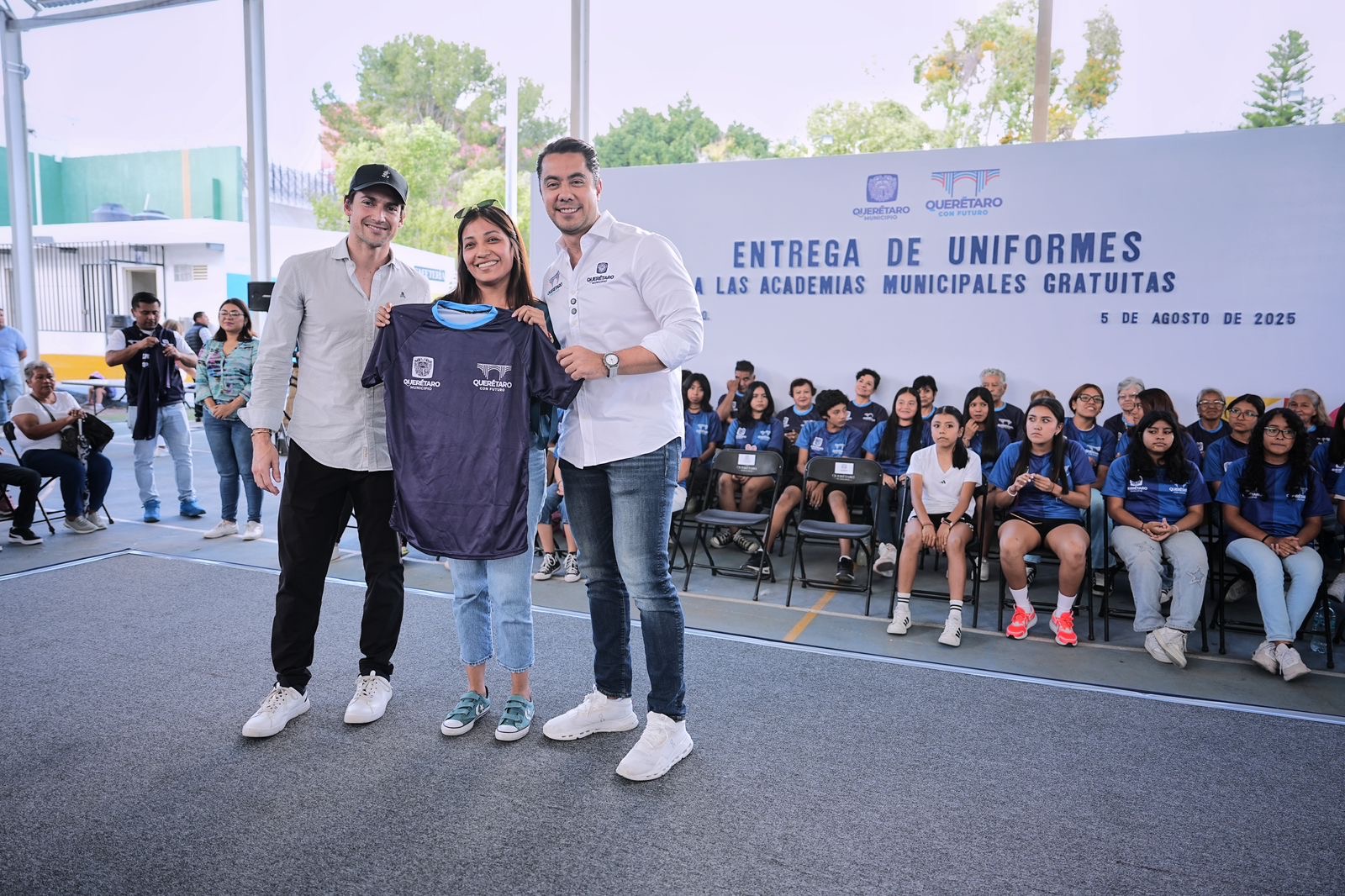 9f338214-9489-4d25-b519-4895712641df