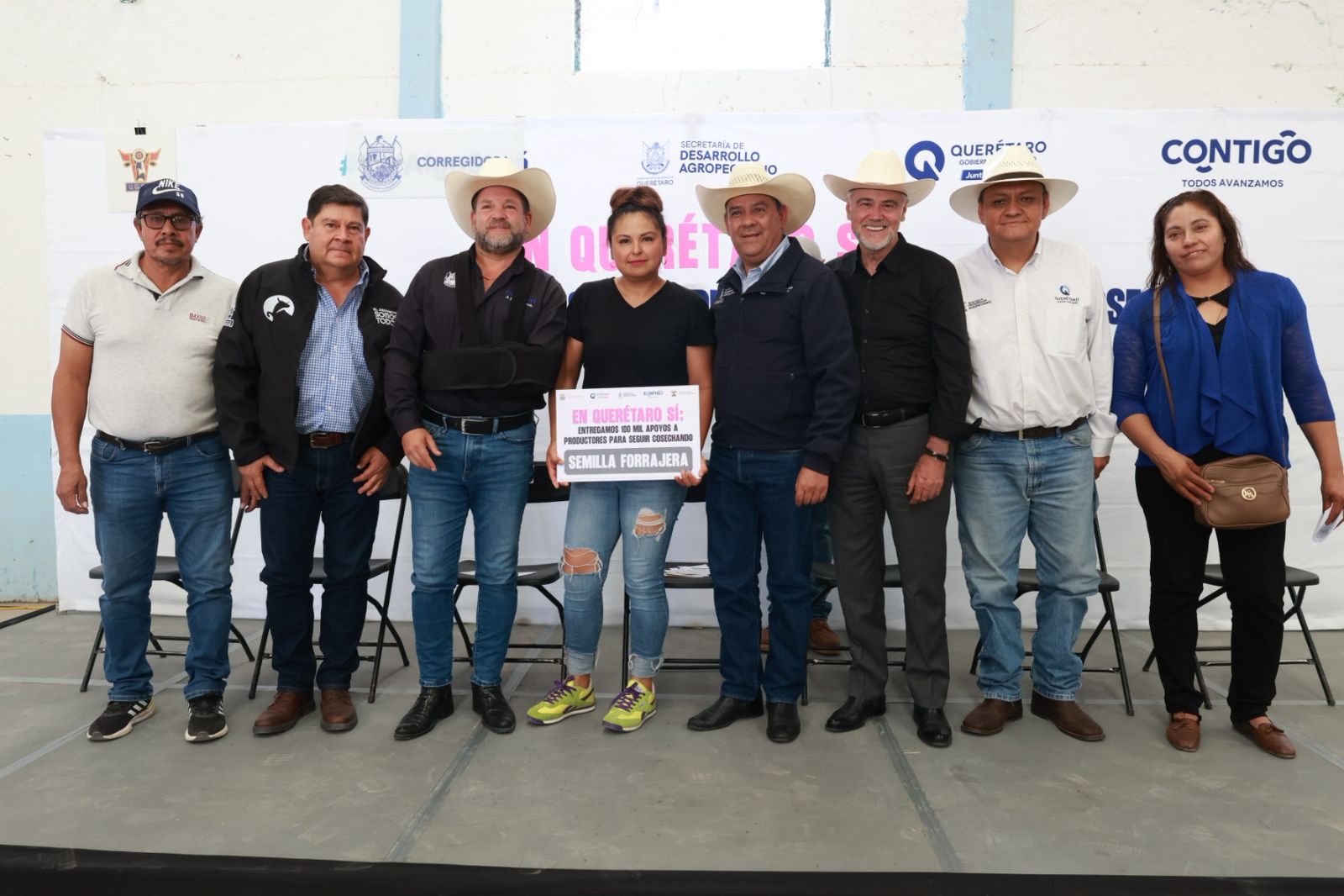 71_273_49188_2113529161_SEDEA_entrega_semilla_avena_Corregidora_19-09-2025_3