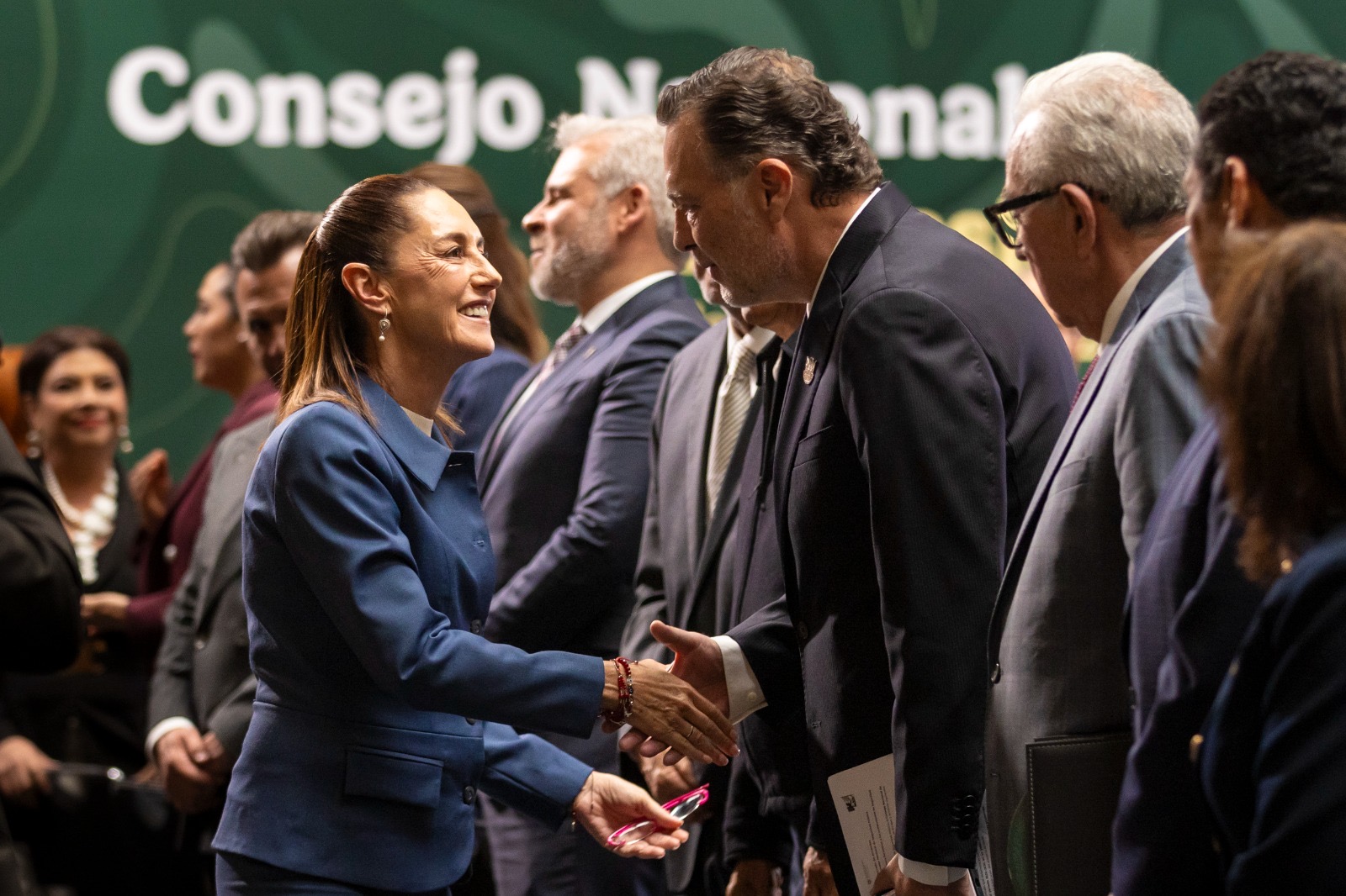 aede5bdf-5b14-43cc-9597-c0ec71a989c1