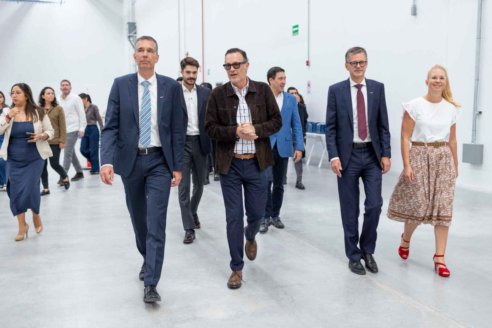 e9771b5d-8da7-43a6-a47d-14451eee301f