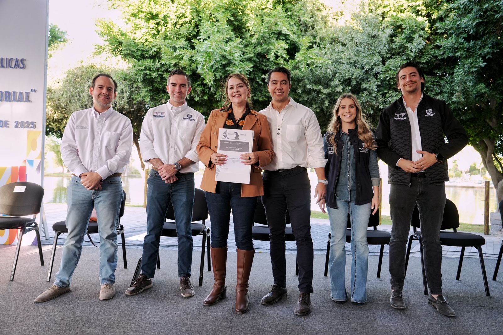 fb9904d0-7576-4c52-9d66-9a99296e9f7e