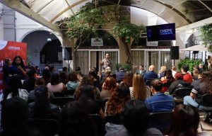 Chepe Guerrero lleva “Diálogos por una Justicia más Firme” a estudiantes de la Universidad de Londres, campus Juárez