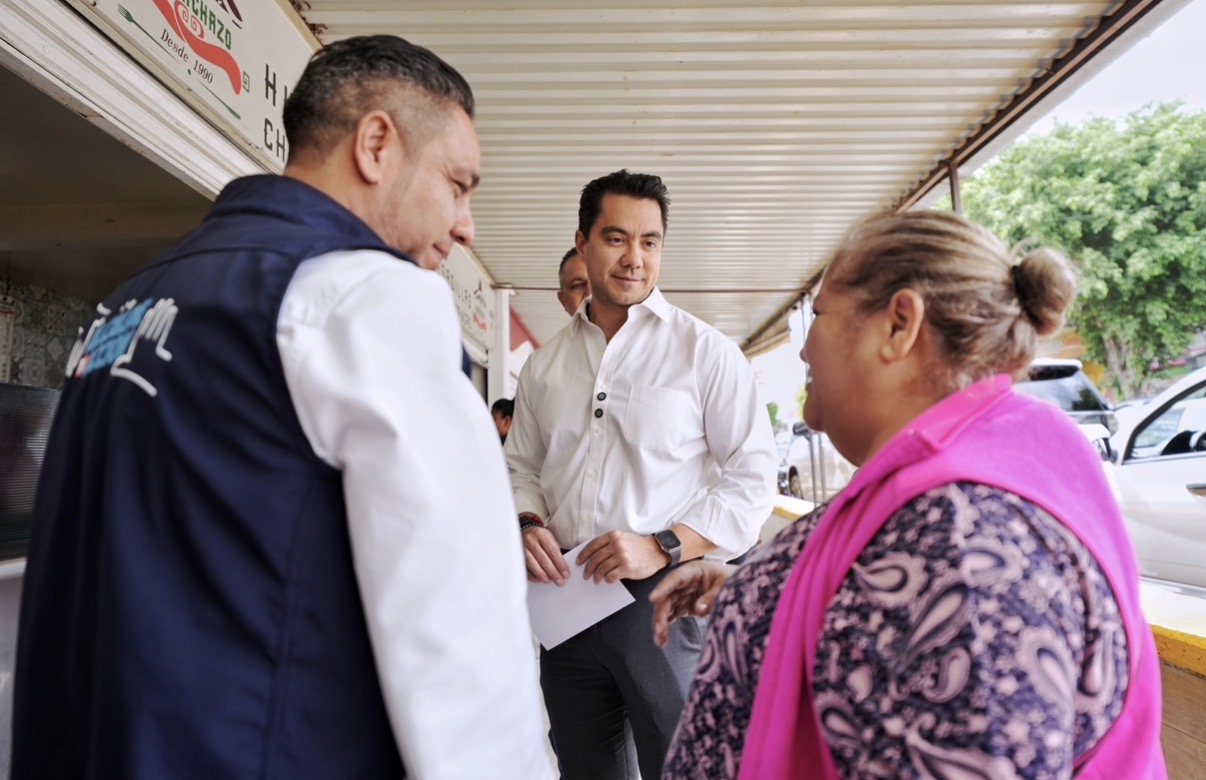 Entrega Felifer Macías rehabilitación integral en la colonia Presidentes