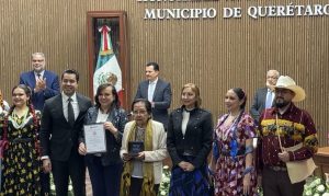 Ayuntamiento de Querétaro reconoce a queretanos distinguidos en el 495 aniversario de la Fundación de Santiago de Querétaro