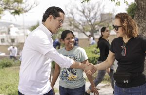 Chepe Guerrero encabeza jornada de limpieza en el fraccionamiento Punta Esmeralda