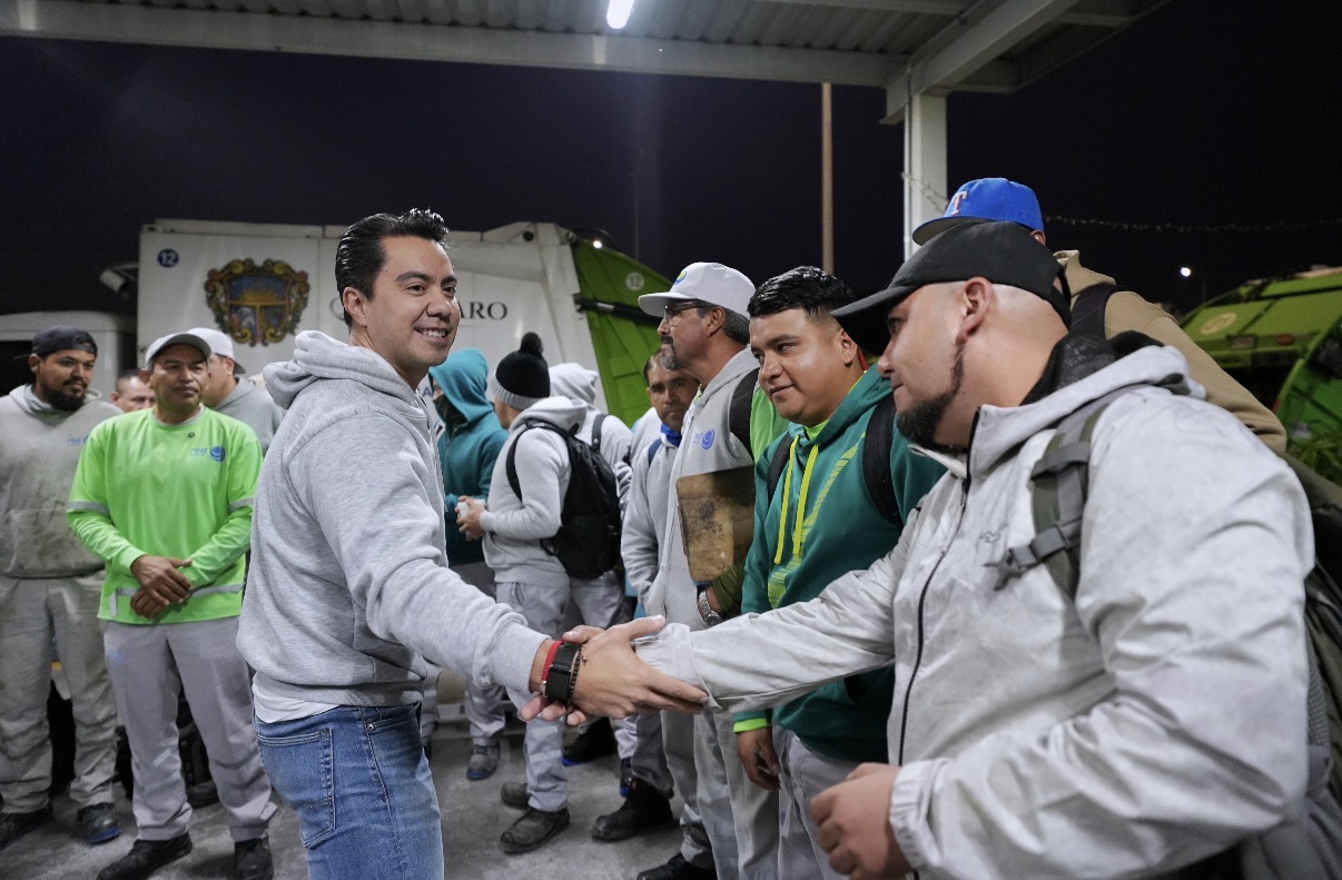 Reconoce Felifer Macías la labor del personal de Servicios Públicos