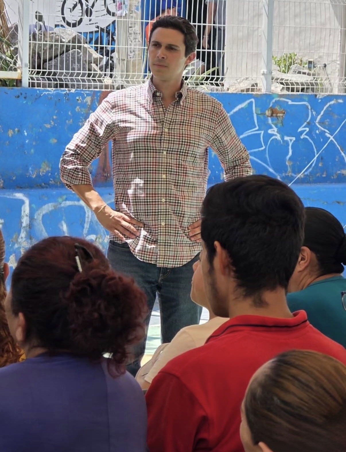 Adolfo Ríos recorre colonias y comunidades de Querétaro para escuchar planteamientos vecinales