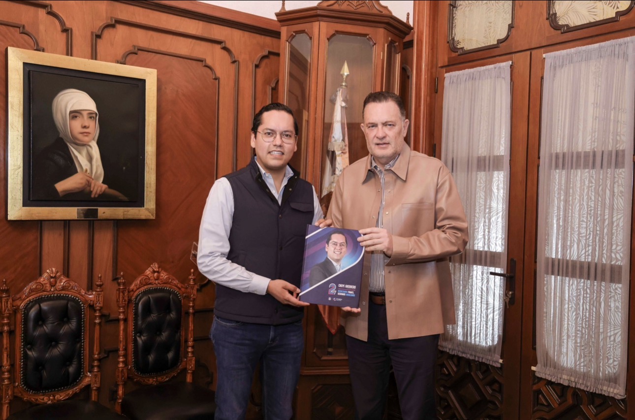 Entrega Chepe Guerrero su Segundo Informe de Gobierno a Mauricio Kuri