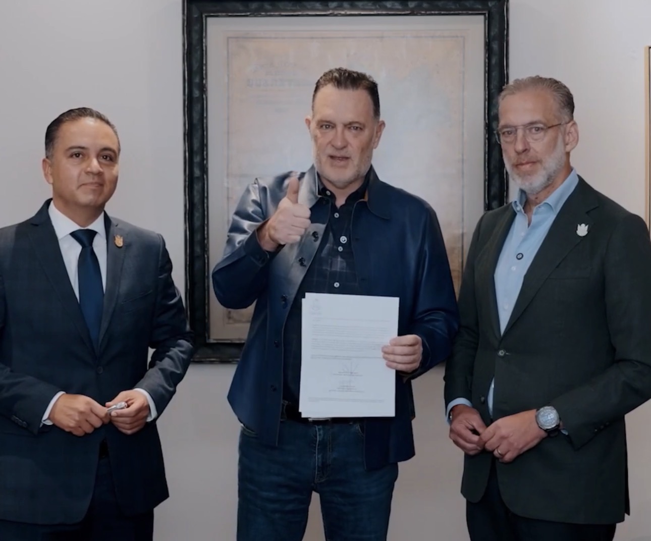 Firma Mauricio Kuri declaratoria de Área Natural Protegida al Parque Los Alcanfores