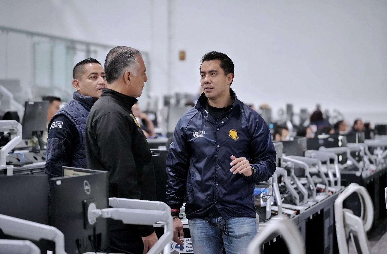 Destaca Felifer Macías la labor del CAE 911