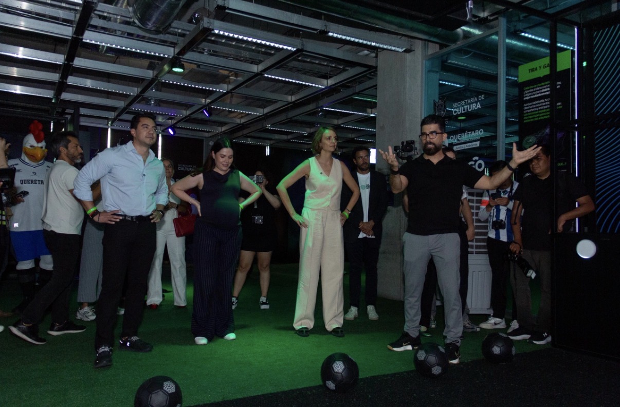 Ana Paola López Birlain y Felifer Macías inauguran Big Bang Gol en Querétaro