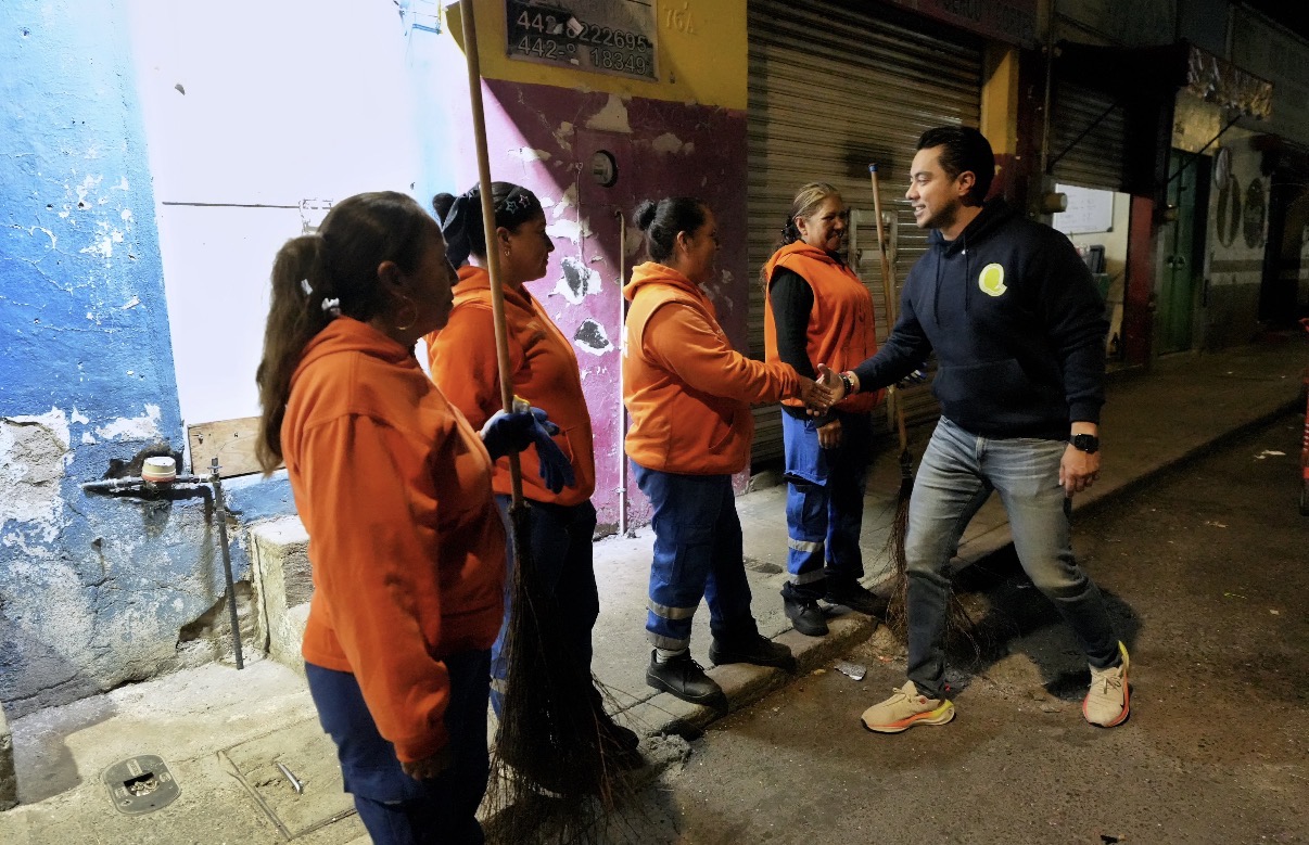 Supervisa Felifer Macías recolección de residuos comerciales en calles del Municipio de Querétaro