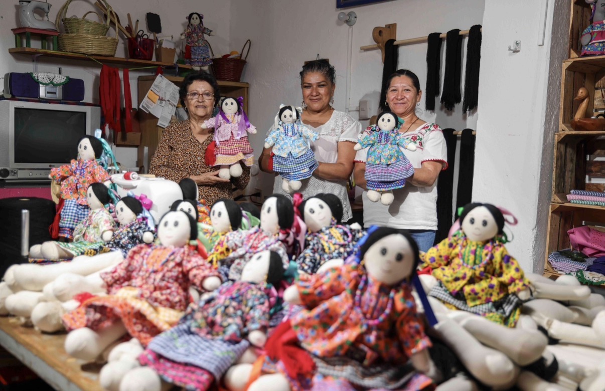 Chepe Guerrero impulsa a artesanos de Corregidora; suman más de 400 espacios de comercialización en distintos puntos, entre ellos plazas y universidades