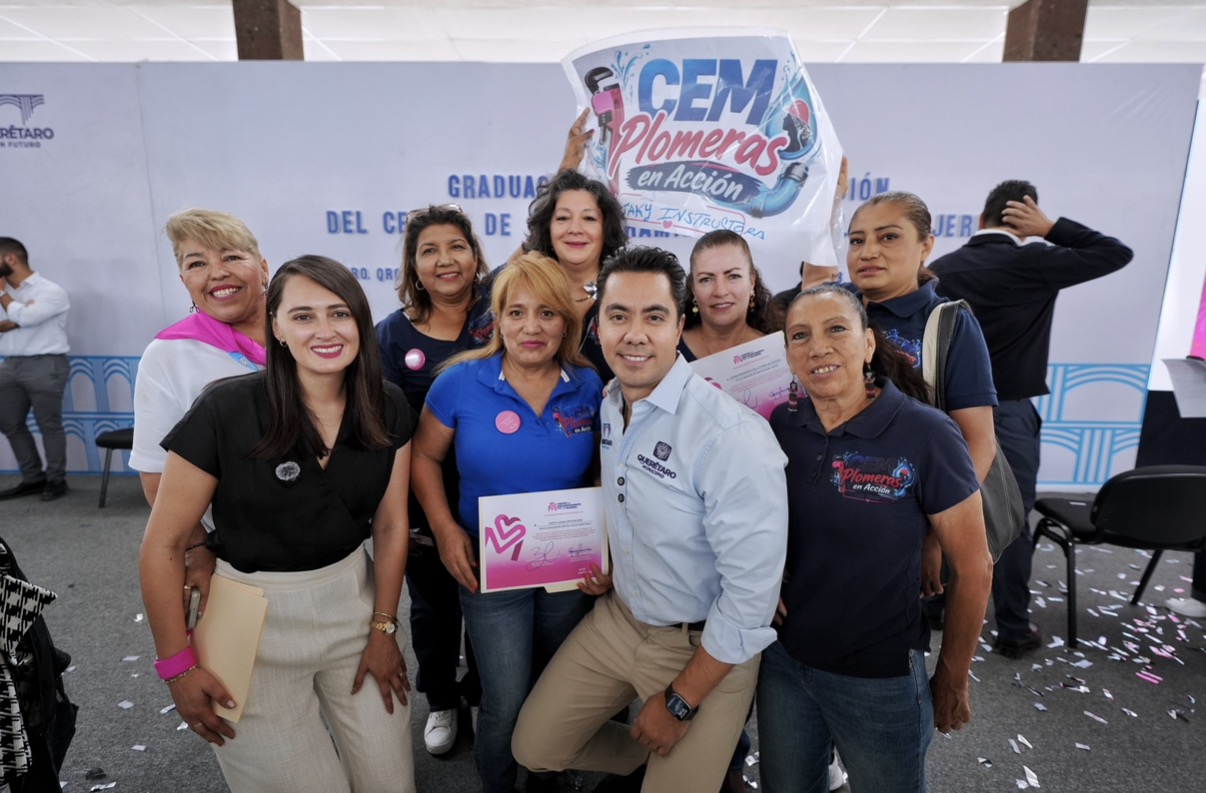 Se gradúan más de 500 mujeres del Centro de Empoderamiento