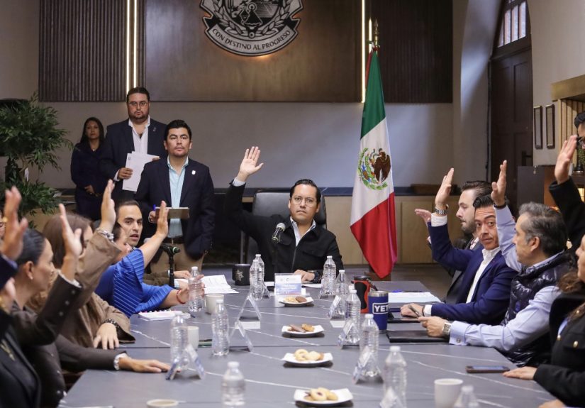 Corregidora tendrá nueva preparatoria. El alcalde Chepe Guerrero encabezó la sesión de Cabildo en la que los regidores aprobaron la donación del predio