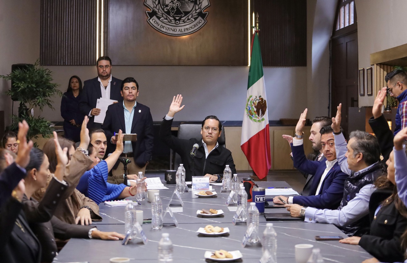 Corregidora tendrá nueva preparatoria. El alcalde Chepe Guerrero encabezó la sesión de Cabildo en la que los regidores aprobaron la donación del predio
