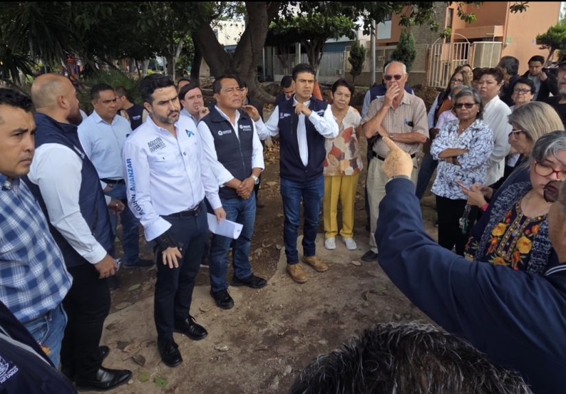 Agustín Dorantes y autoridades estatales se reúnen con vecinos de Valle Alameda para dar seguimiento a obras de mejora