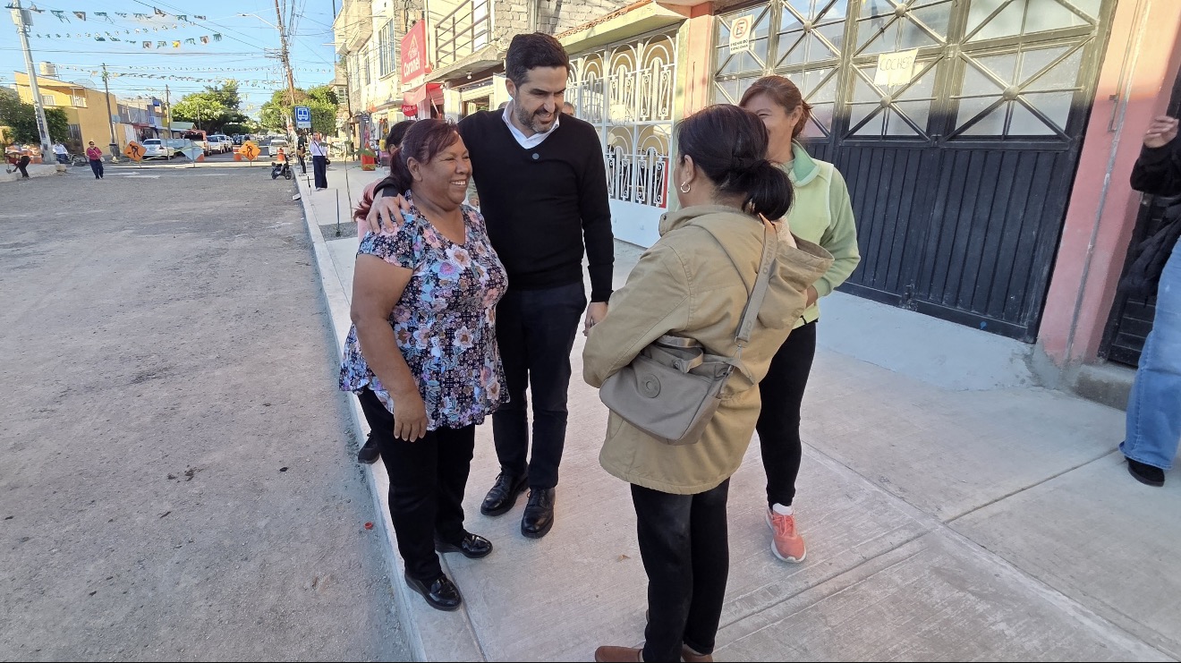 Agustín Dorantes regresa a Rinconada del Sol para supervisar avances de obra y atender nuevas peticiones