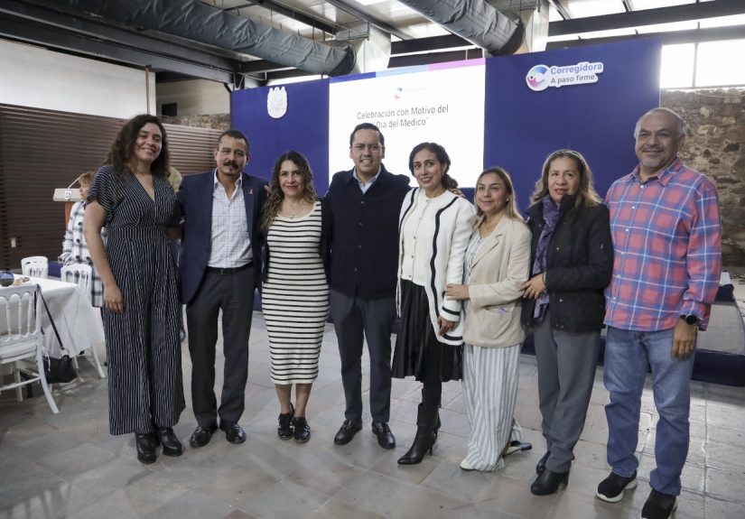 Chepe Guerrero reconoce el trabajo de las y los médicos de Corregidora