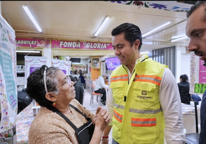 FeliFer Macías supervisó las obras de renovación del drenaje, la red de agua potable y los baños del Mercado Escobedo