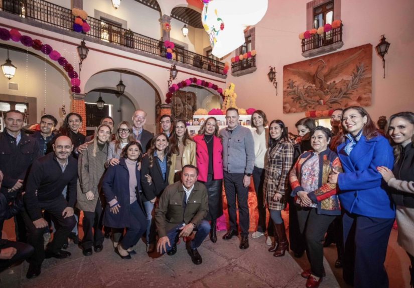Inaugura Mauricio Kuri altar de muertos Dulces Recuerdos en Palacio de la Corregidora