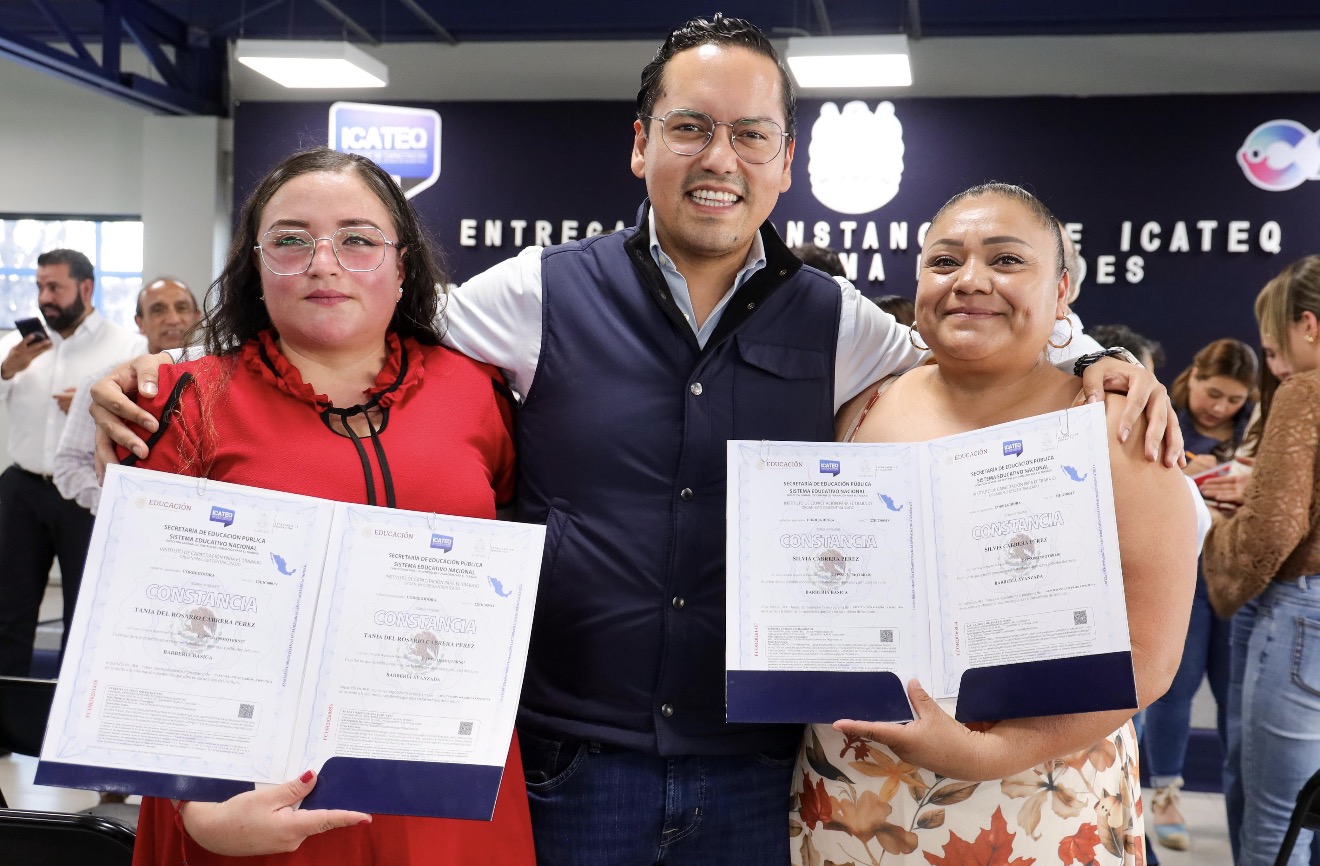 De la capacitación al autoempleo: Chepe Guerrero entrega 33 constancias avaladas por el ICATEQ