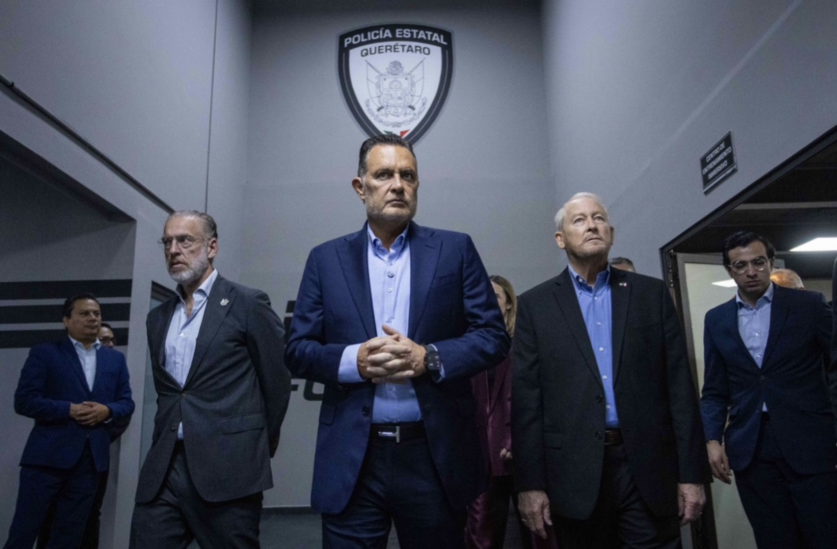 Mauricio Kuri y Ronald Johnson colocan primera piedra de la Academia Internacional de Capacitación Policial