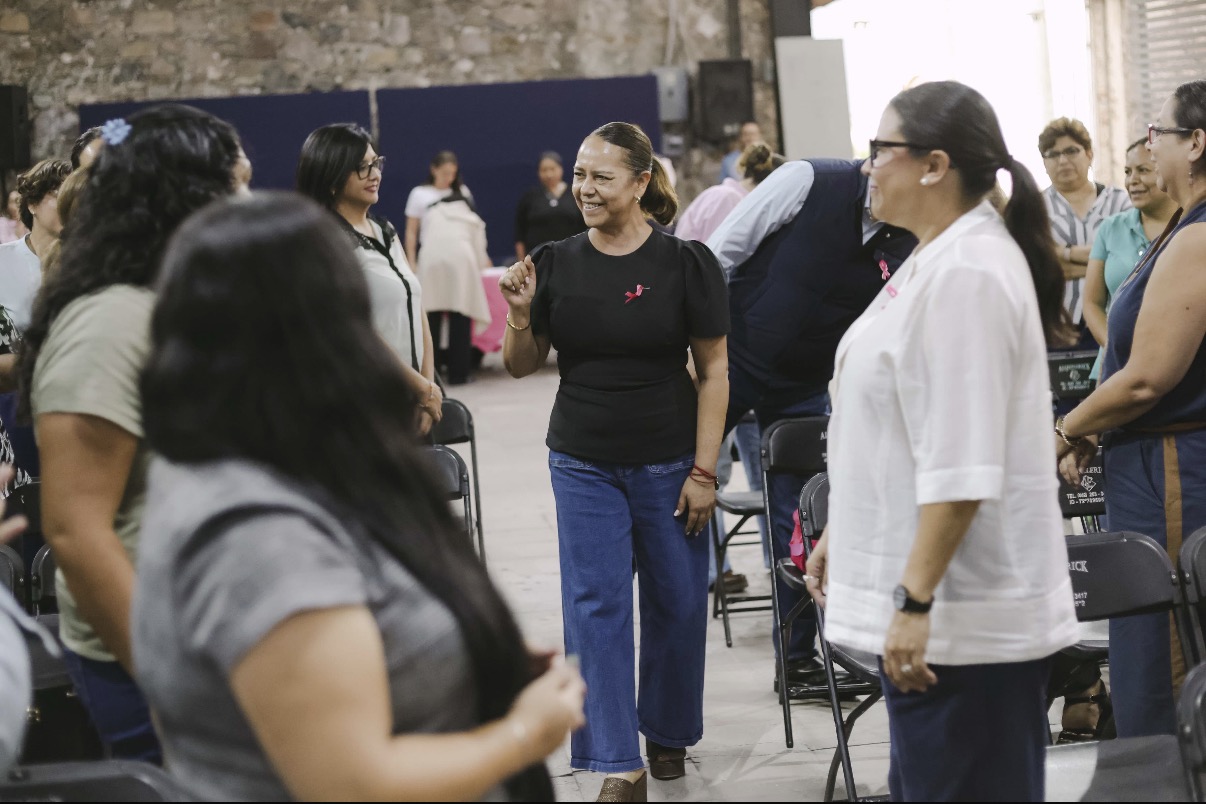 Promueve Corregidora la detección oportuna del cáncer de mama entre servidoras públicas