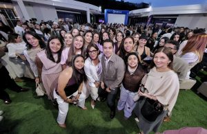 Acude Felifer Macías al tercer aniversario de Entrelazados; asegura que ayudar a quienes más lo necesitan es parte de la esencia de los queretanos